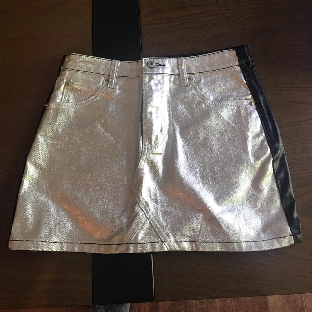 Signature8- silver metallic mini skirt M